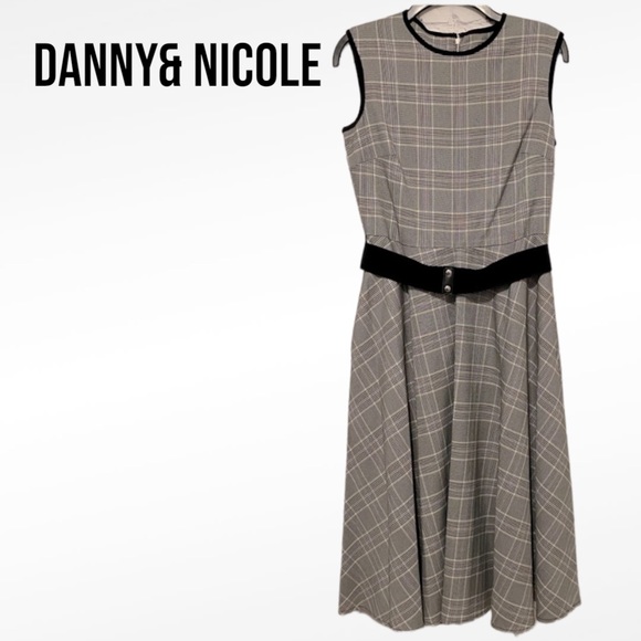 Danny & Nicole Dresses & Skirts - Fit & Flare Plaid Dress DANNY & NICOLE Size 4 BLACK WHITE Belt Sleeveless EUC